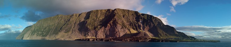 Tristan da Cunha, foto di Brian Gratwicke