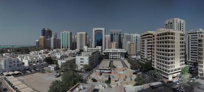 Lo skyline di Abu Dhabi (foto di Panoramas)