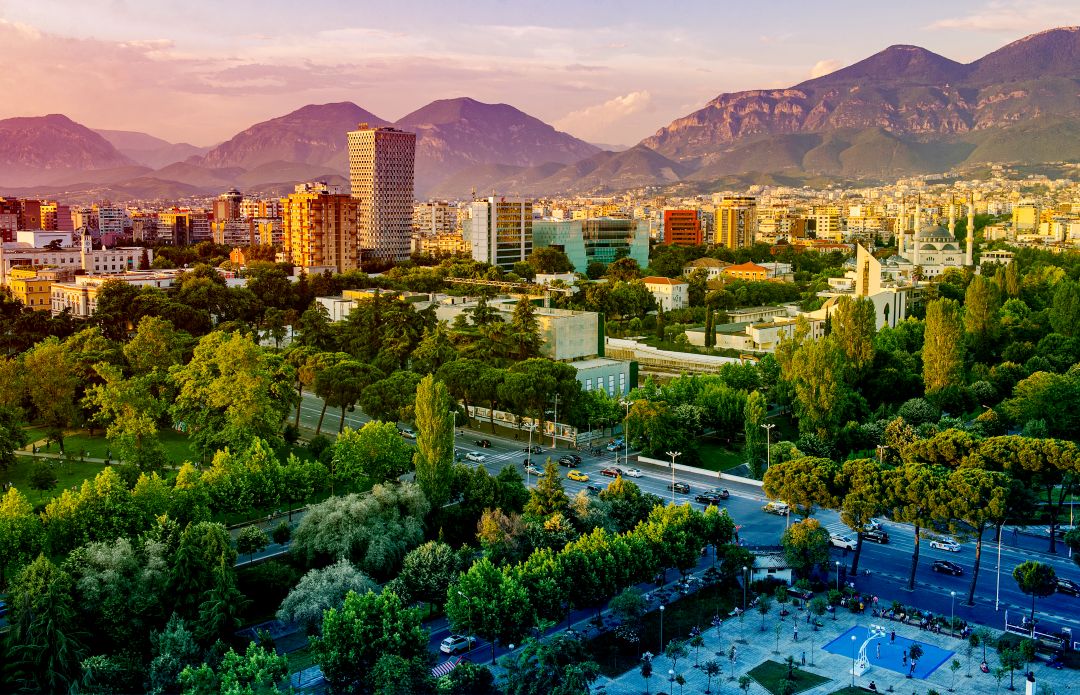 Panoramica della capitale albanese Tirana