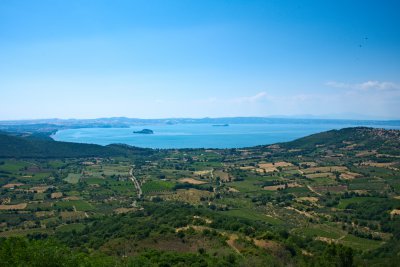 Panorama del lago di Bolsena da Montefiascone