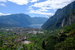 Panorama del lago e di Riva del Garda