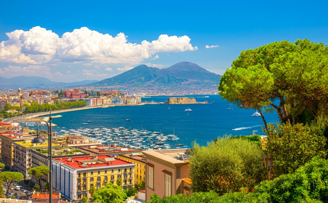 Panorama di Napoli col Vesuvio