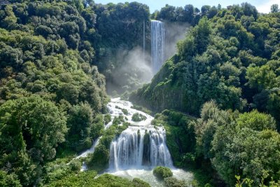 La cascata delle Marmore formata dal Velino