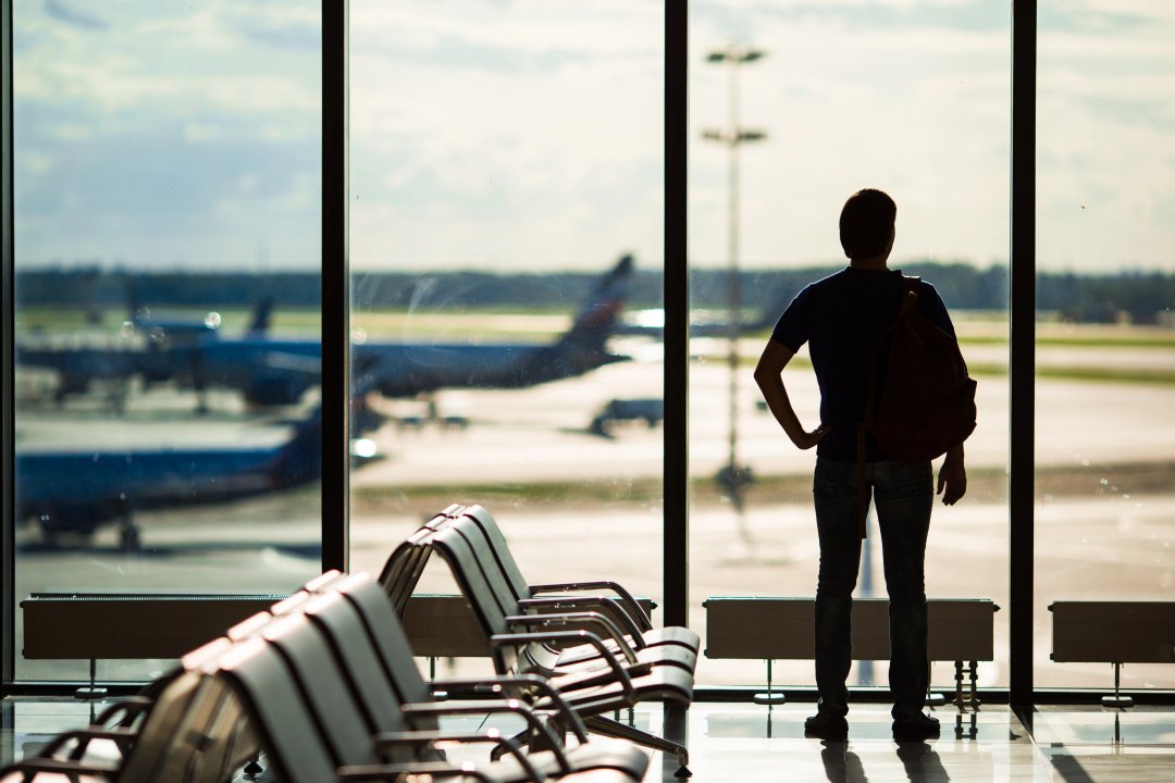 Attesa in aeroporto prima di un volo